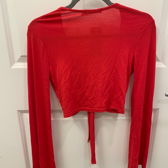 Cropped front-knot shirt - Picture 2 of 3